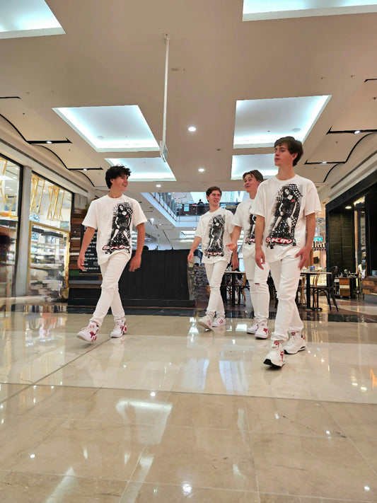 Skin Industries tshirt tee shirt - White black Girl - Mens Size Large